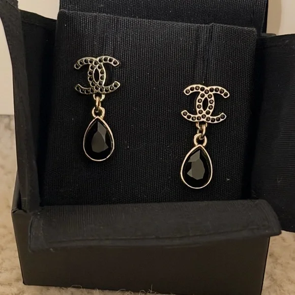 CHANEL CC Drop Earrings Black and Gold - Picture 1 of 11